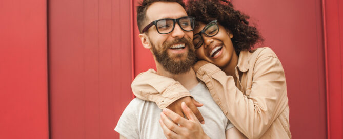 Happy couple on romantic getaway in Skamania County